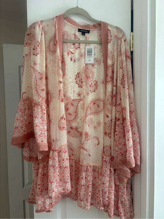 torrid Other - torrid pink paisley ruffle kimono o/s